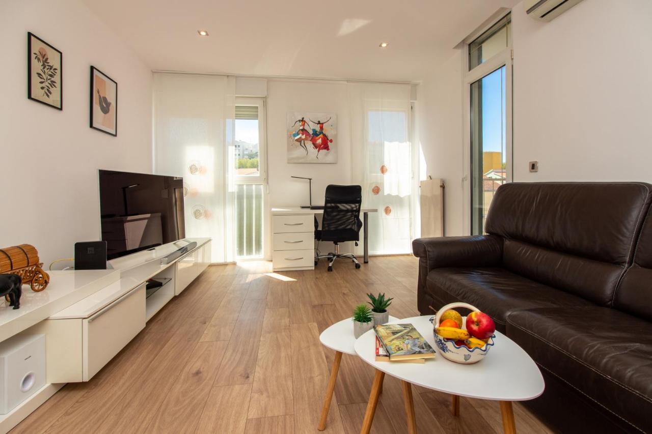 Bura2 , With Private Parking In The Garage Apartman Split Kültér fotó