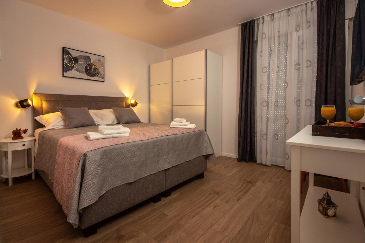 Bura2 , With Private Parking In The Garage Apartman Split Kültér fotó