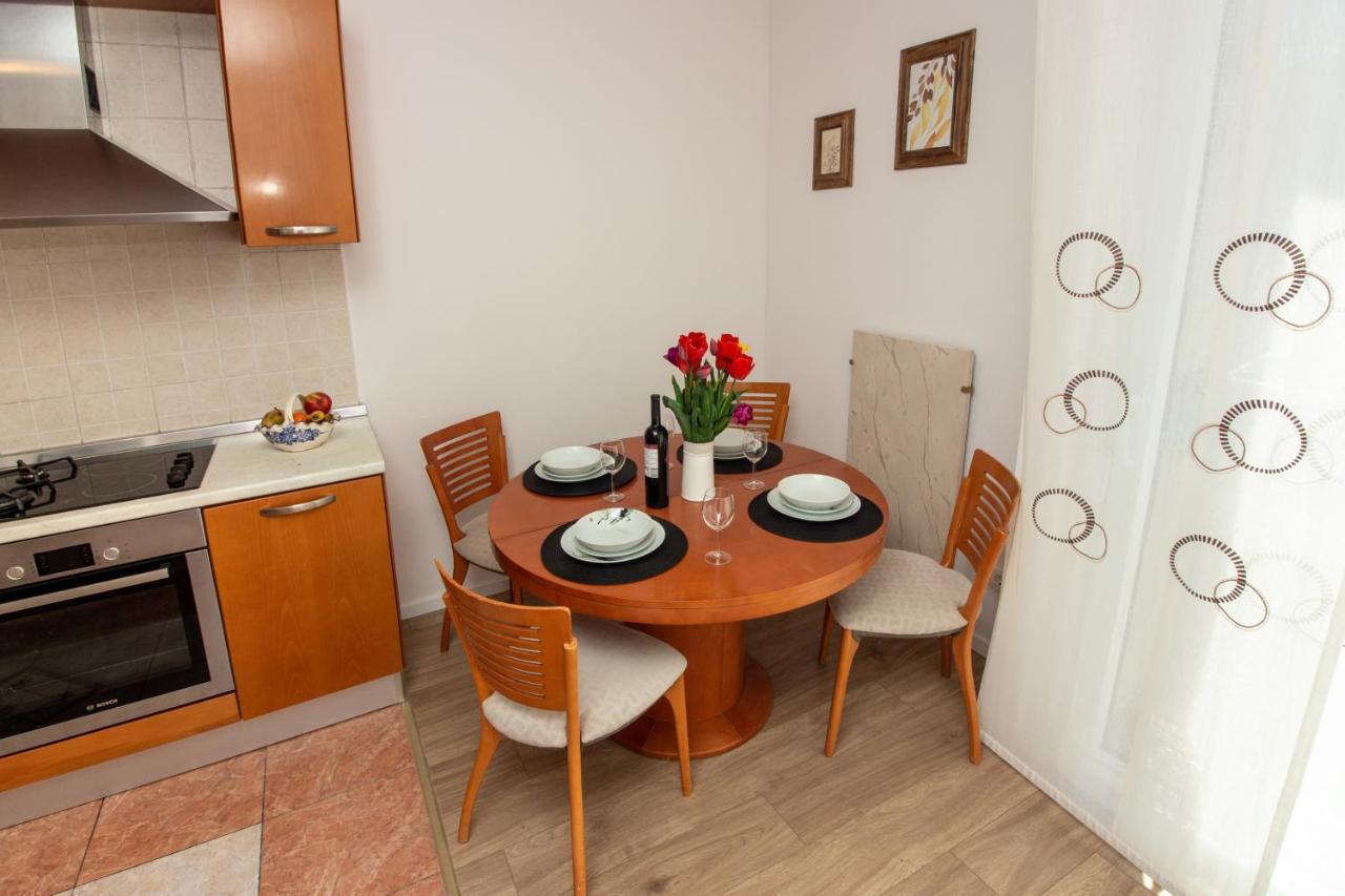 Bura2 , With Private Parking In The Garage Apartman Split Kültér fotó