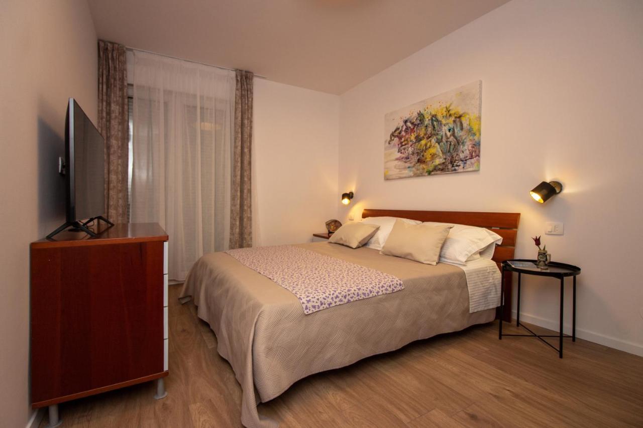 Bura2 , With Private Parking In The Garage Apartman Split Kültér fotó