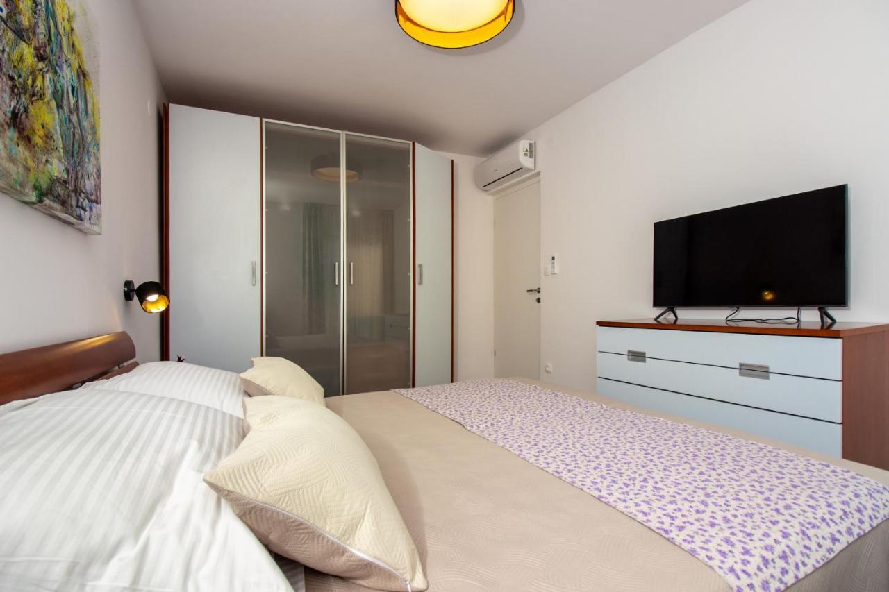 Bura2 , With Private Parking In The Garage Apartman Split Kültér fotó