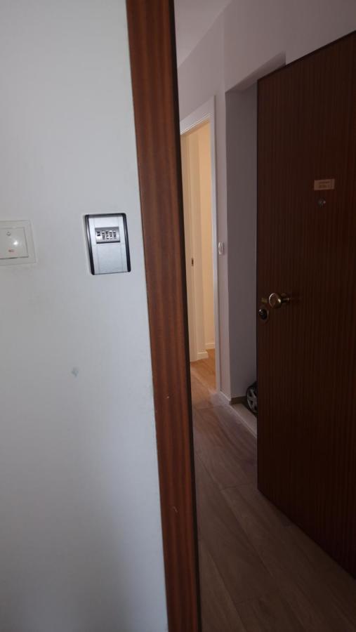 Bura2 , With Private Parking In The Garage Apartman Split Kültér fotó